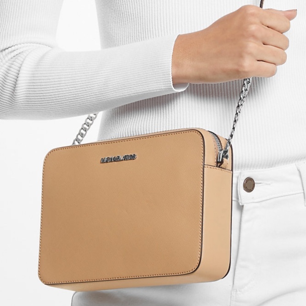 Michael Kors Jet Set Item Large East West Zip Crossbody Leather Camel
NWT - Picture 2 of 4